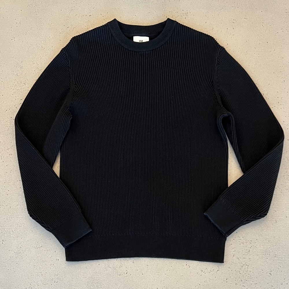 H&M Black Relaxed Fit Coupe Sweater in XS